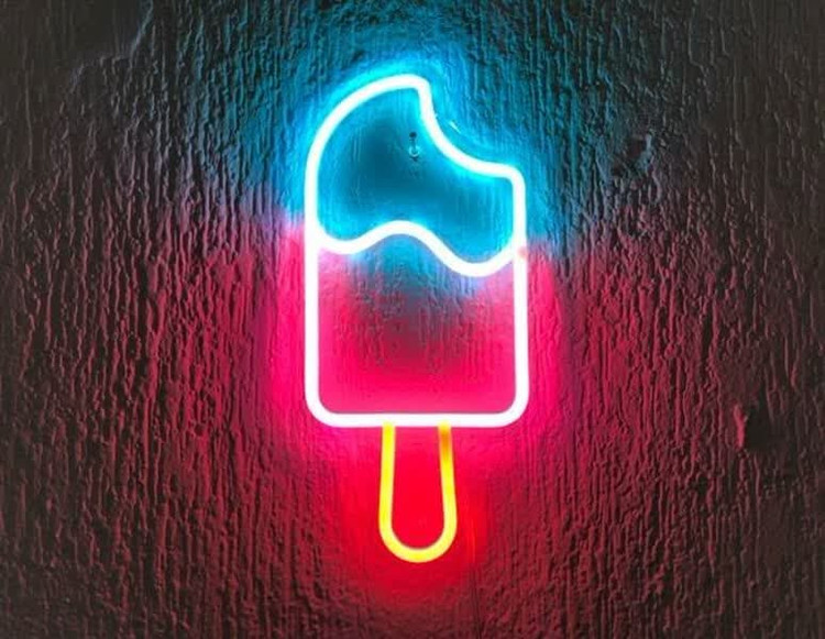 تابلو نئون مینیمال طرح بستنی