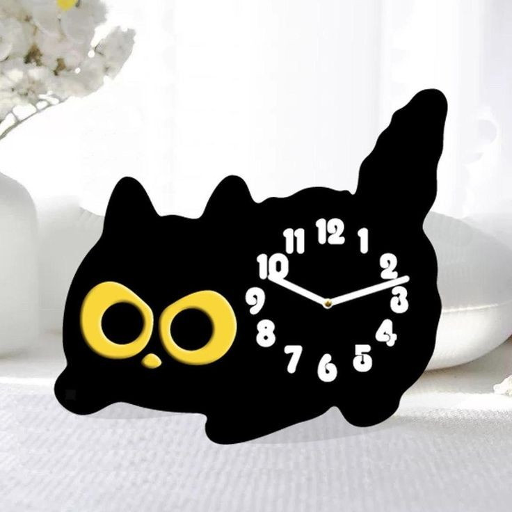 ساعت دیواری چوبی طرح گربه مشکی